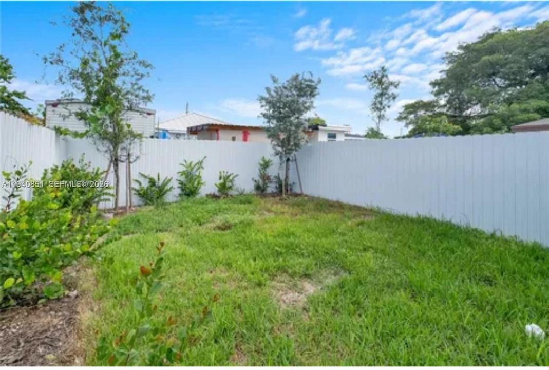 For Rent: $3,200 (3 beds, 2 baths, 2028 Square Feet)