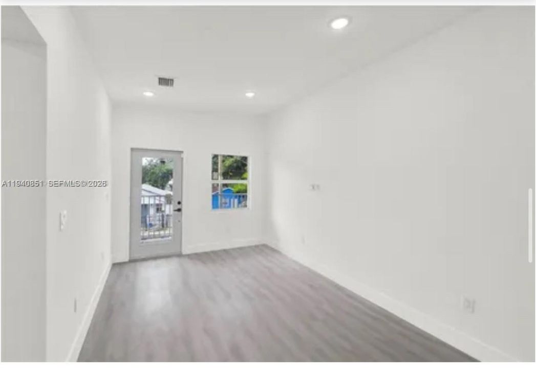 For Rent: $3,200 (3 beds, 2 baths, 2028 Square Feet)