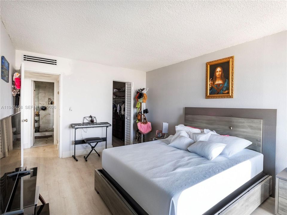 出租: $2,100 (1 贝兹, 1 浴室, 712 平方英尺)