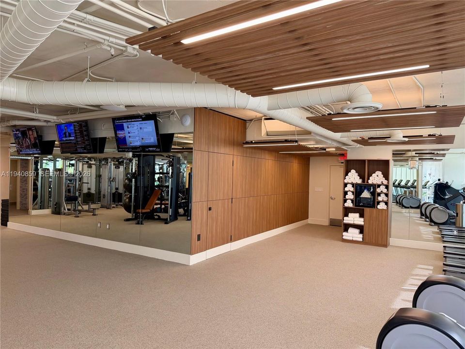 出租: $12,000 (2 贝兹, 2 浴室, 1437 平方英尺)