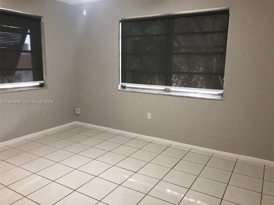 For Rent: $2,575 (3 beds, 2 baths, 1262 Square Feet)