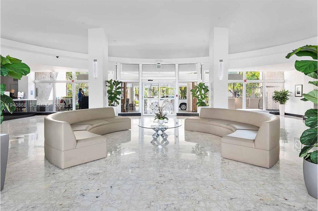 For Sale: $422,000 (1 beds, 1 baths, 837 Square Feet)