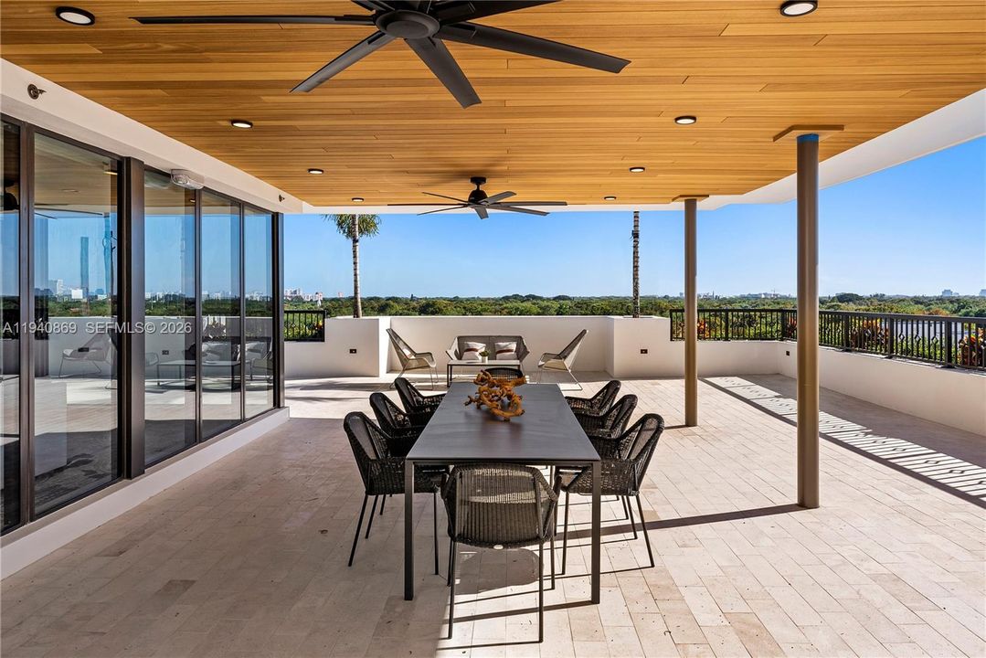 出租: $10,645 (2 贝兹, 2 浴室, 1835 平方英尺)