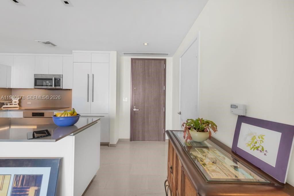 For Sale: $949,500 (2 beds, 2 baths, 1193 Square Feet)