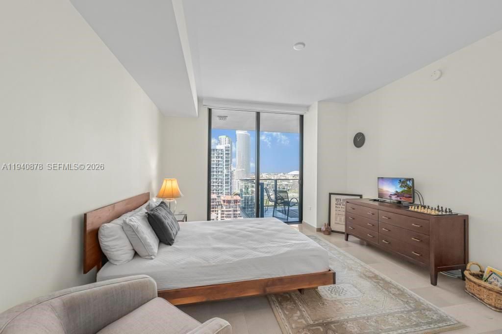 For Sale: $949,500 (2 beds, 2 baths, 1193 Square Feet)