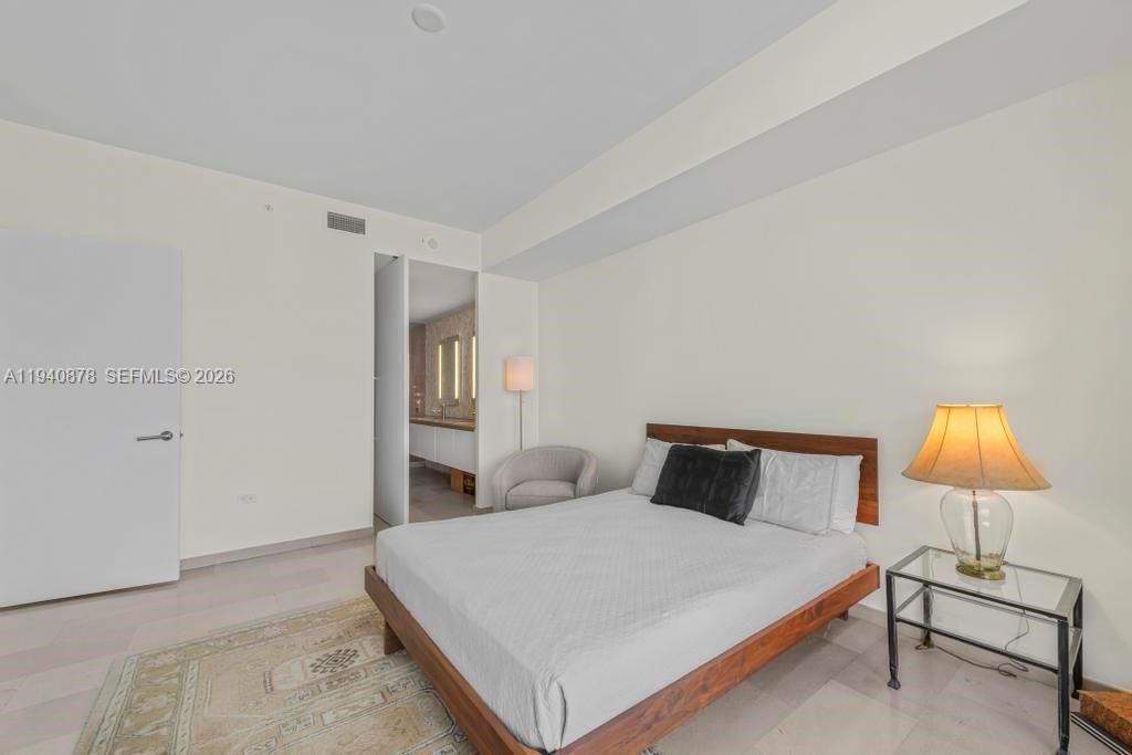 For Sale: $949,500 (2 beds, 2 baths, 1193 Square Feet)