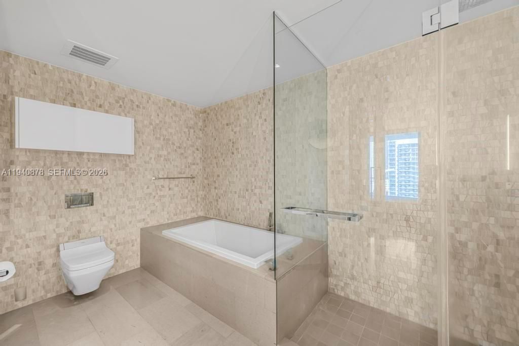 For Sale: $949,500 (2 beds, 2 baths, 1193 Square Feet)