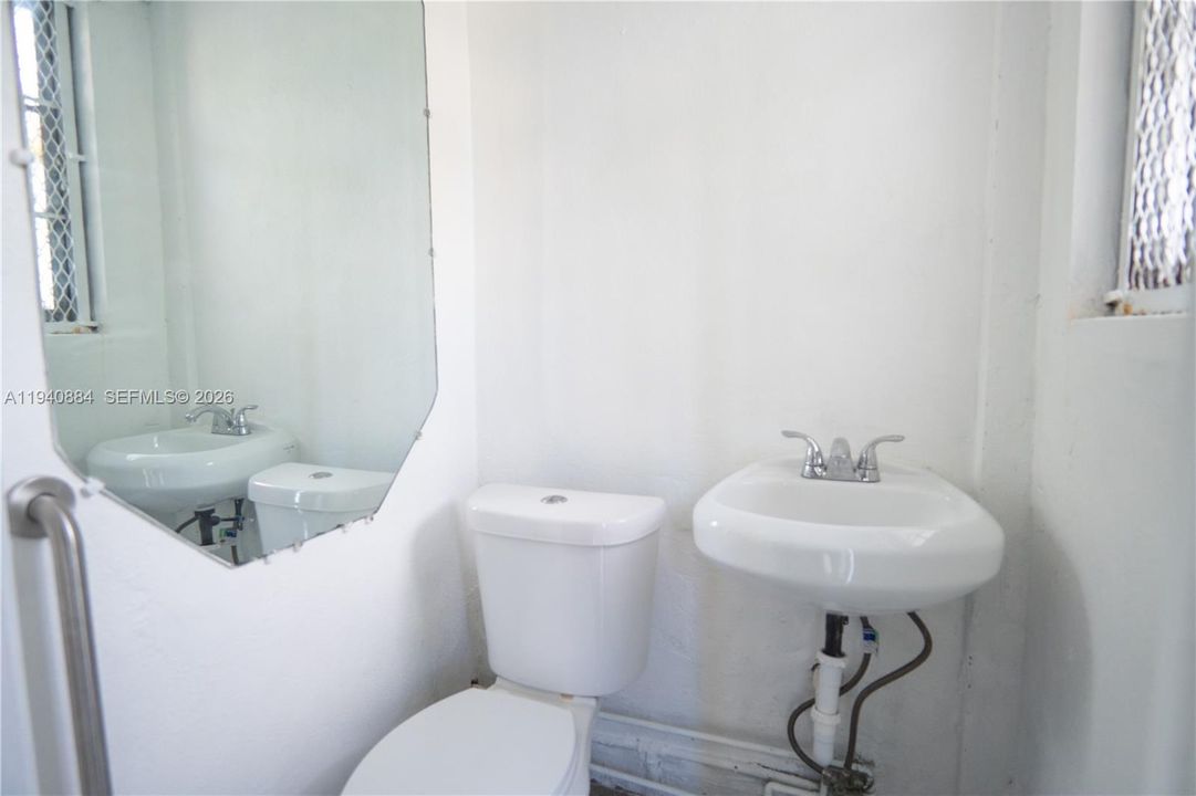 出租: $3,300 (0 贝兹, 0 浴室, 0 平方英尺)