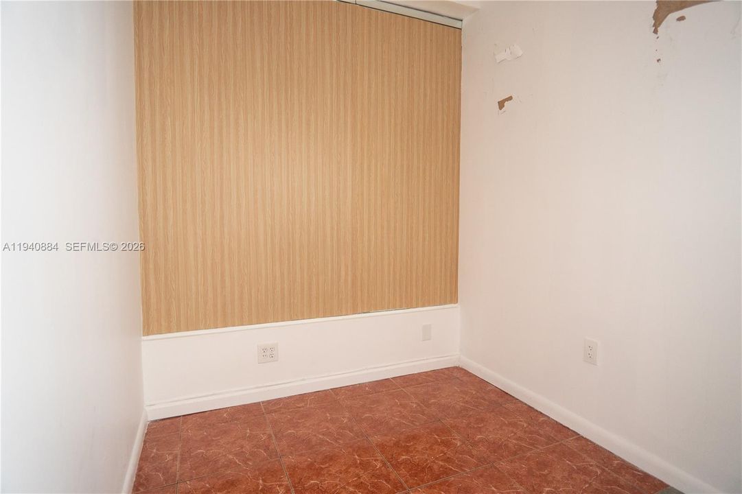 出租: $3,300 (0 贝兹, 0 浴室, 0 平方英尺)