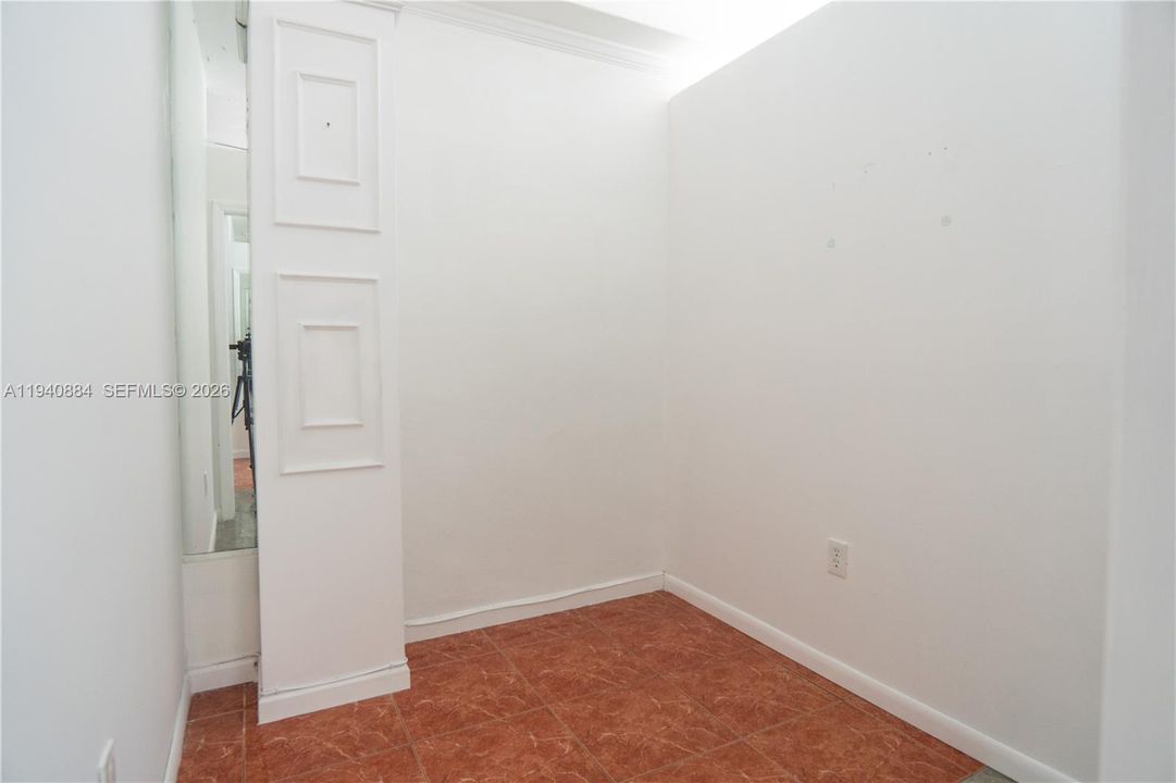 出租: $3,300 (0 贝兹, 0 浴室, 0 平方英尺)