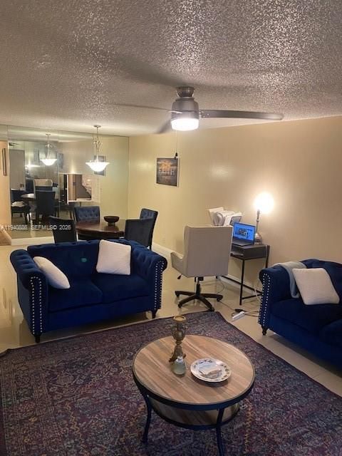 En Venta: $170,000 (2 camas, 2 baños, 1100 Pies cuadrados)