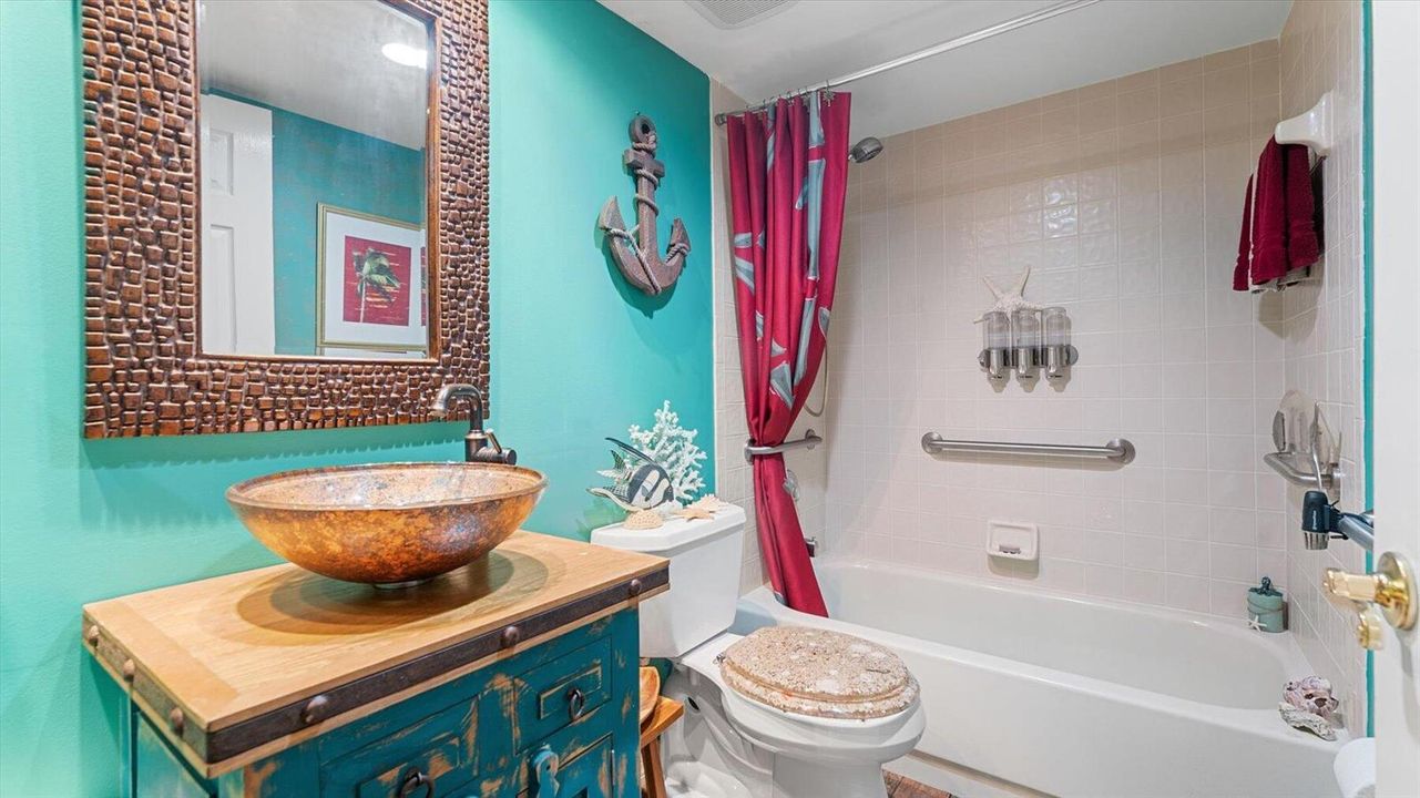 16 - 110 Half Moon Cir C1 - Guest Bath
