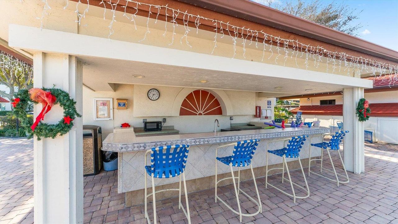 22 - 110 Half Moon Cir C1 - Outdoor Bar