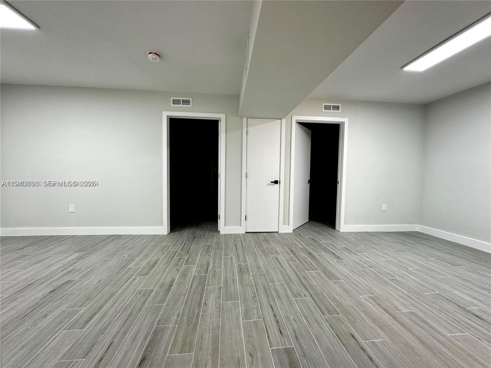 For Rent: $1,850 (1 beds, 1 baths, 730 Square Feet)