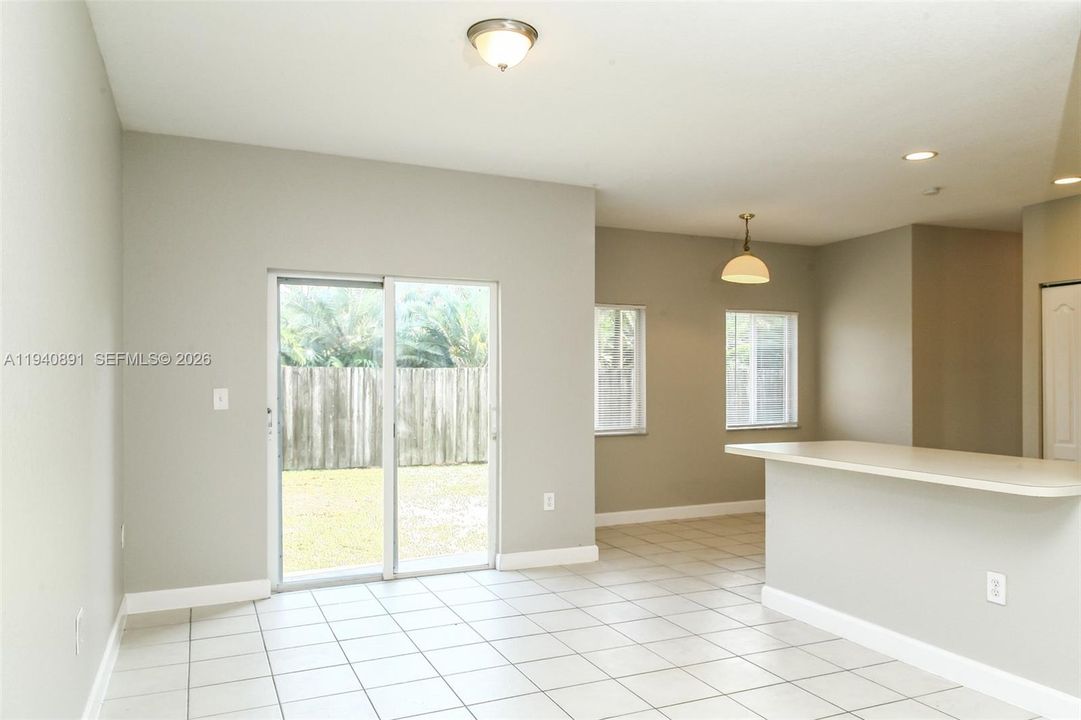 В аренду: $2,655 (3 спален, 2 ванн, 2043 Квадратных фут)