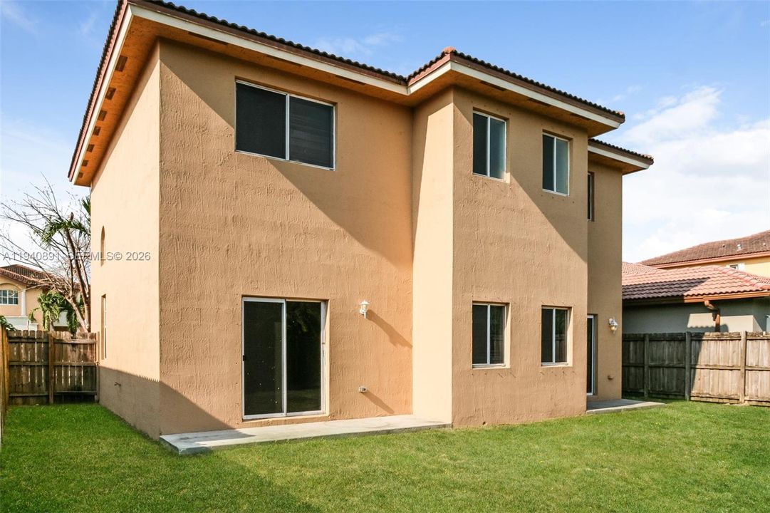 В аренду: $2,655 (3 спален, 2 ванн, 2043 Квадратных фут)