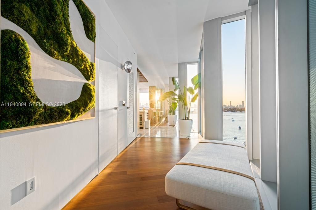 For Sale: $7,995,000 (3 beds, 3 baths, 2374 Square Feet)