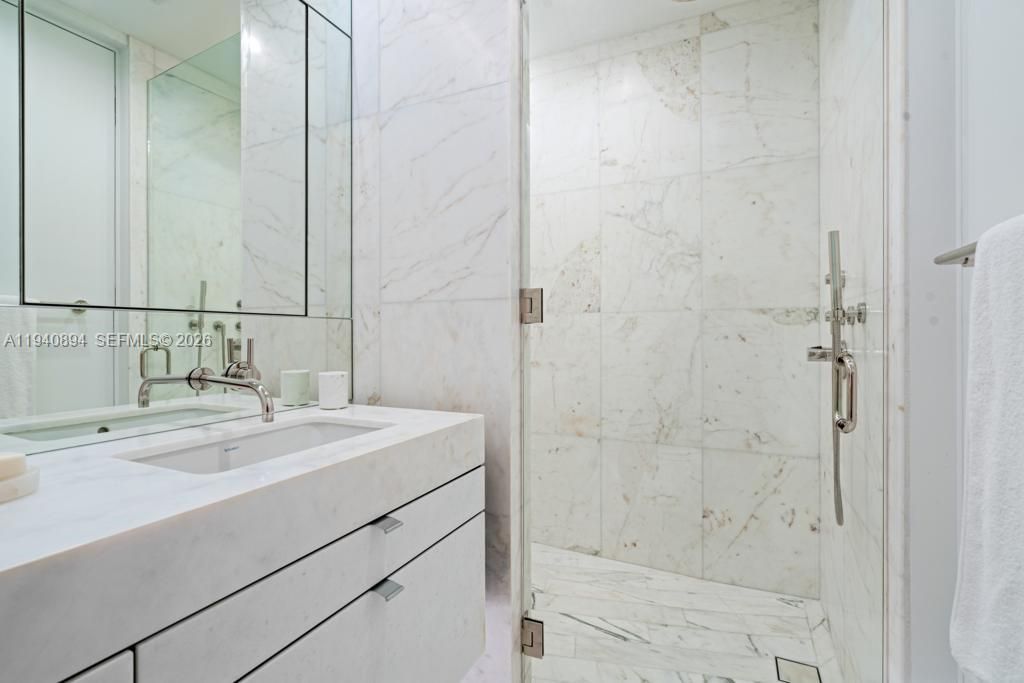 For Sale: $7,995,000 (3 beds, 3 baths, 2374 Square Feet)