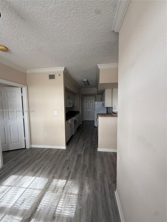 出租: $2,400 (2 贝兹, 2 浴室, 1130 平方英尺)