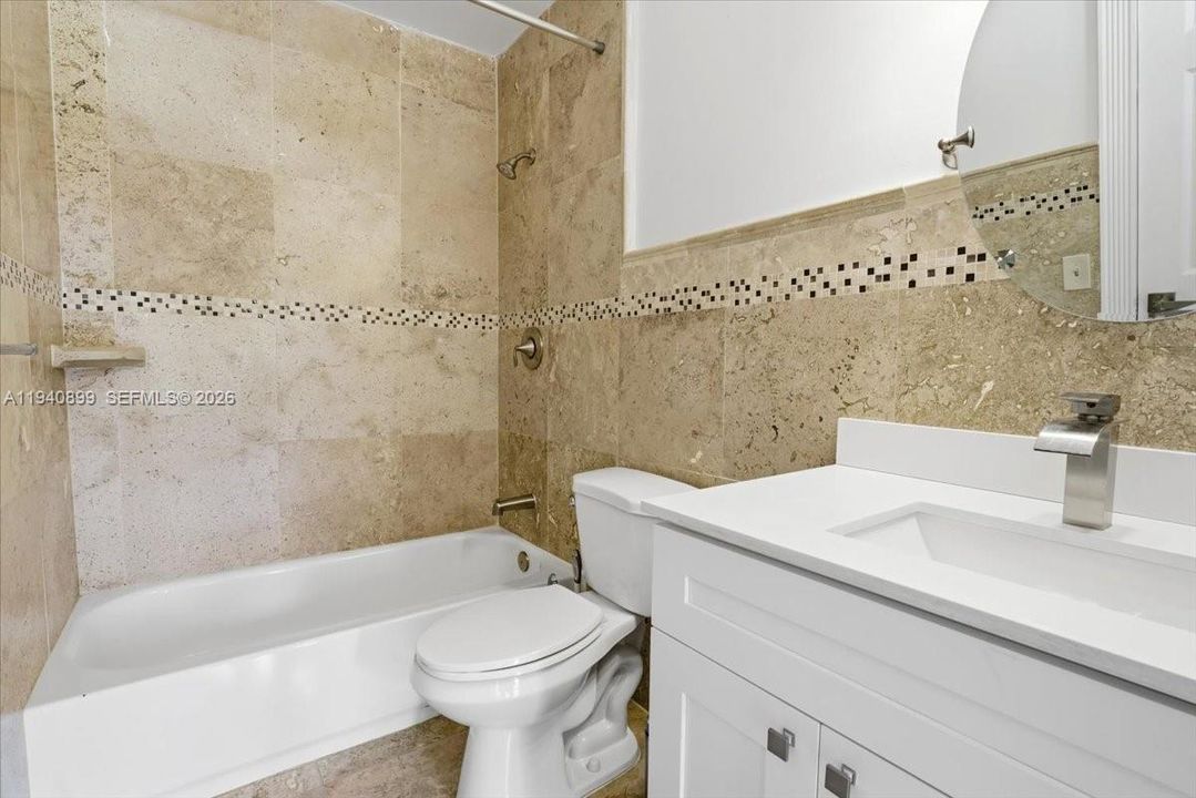 Недавно арендовано: $6,800 (5 спален, 3 ванн, 2423 Квадратных фут)