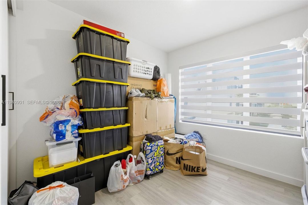 For Sale: $460,000 (4 beds, 3 baths, 1398 Square Feet)