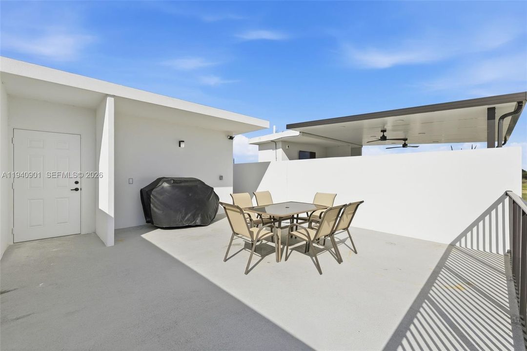 For Sale: $460,000 (4 beds, 3 baths, 1398 Square Feet)