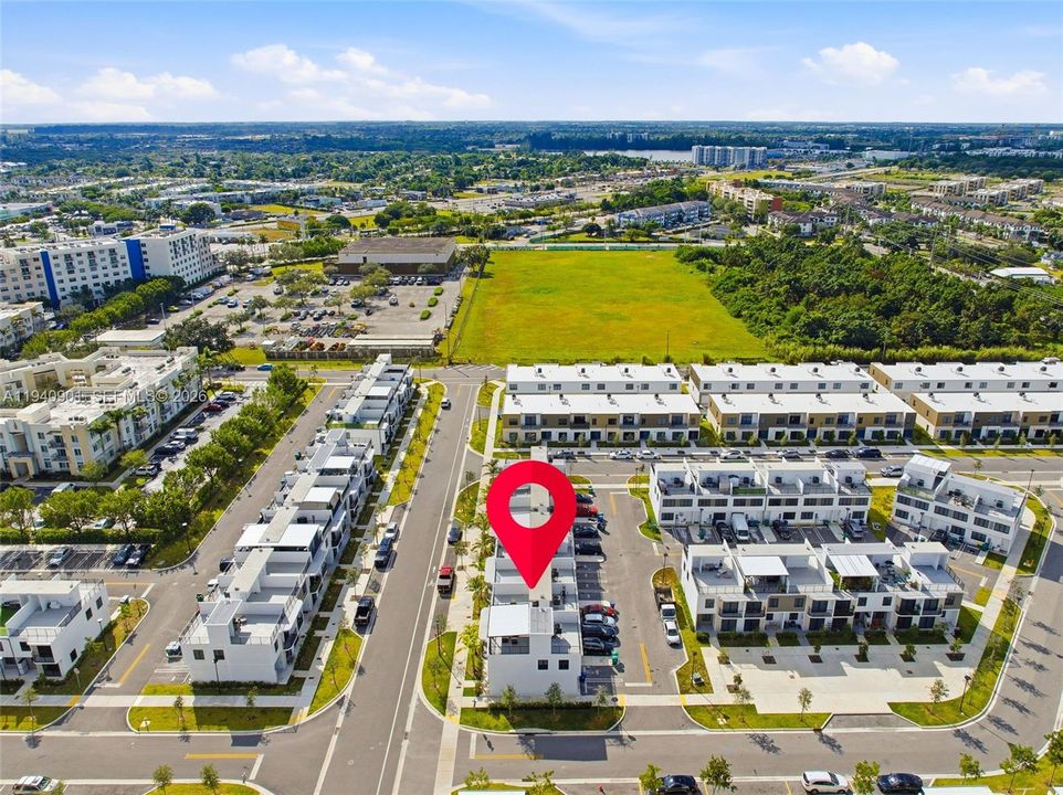 For Sale: $460,000 (4 beds, 3 baths, 1398 Square Feet)