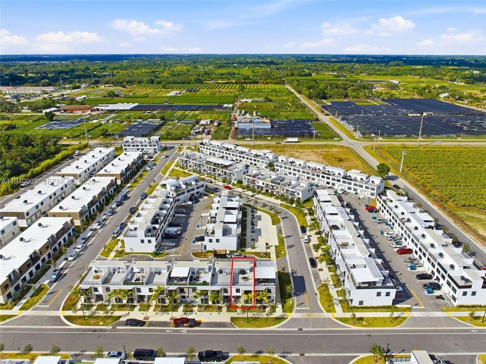 For Sale: $460,000 (4 beds, 3 baths, 1398 Square Feet)