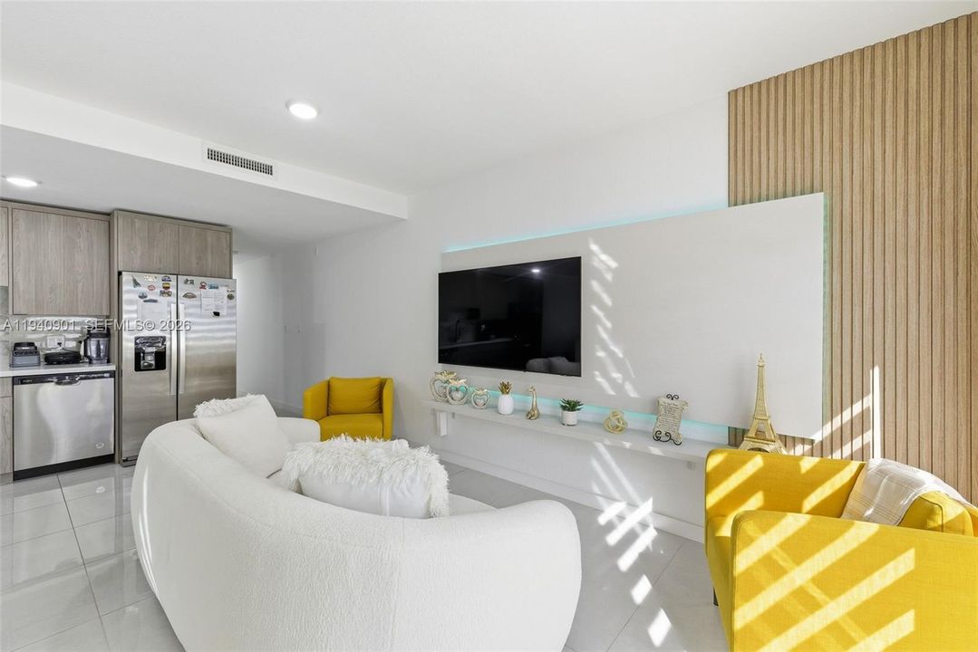 For Sale: $460,000 (4 beds, 3 baths, 1398 Square Feet)