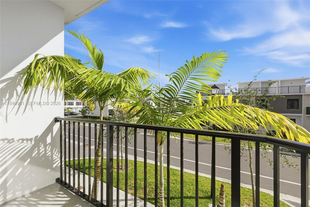 For Sale: $460,000 (4 beds, 3 baths, 1398 Square Feet)