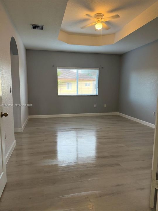 出租: $3,800 (5 贝兹, 3 浴室, 2869 平方英尺)