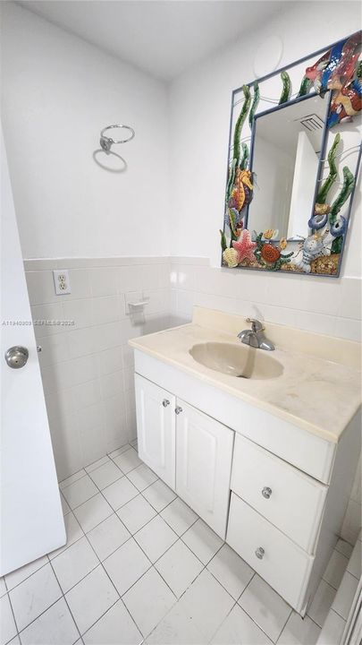 For Rent: $2,550 (2 beds, 2 baths, 929 Square Feet)