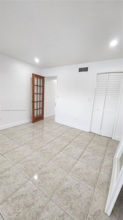 For Rent: $2,550 (2 beds, 2 baths, 929 Square Feet)