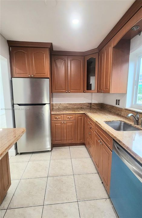 For Rent: $2,550 (2 beds, 2 baths, 929 Square Feet)