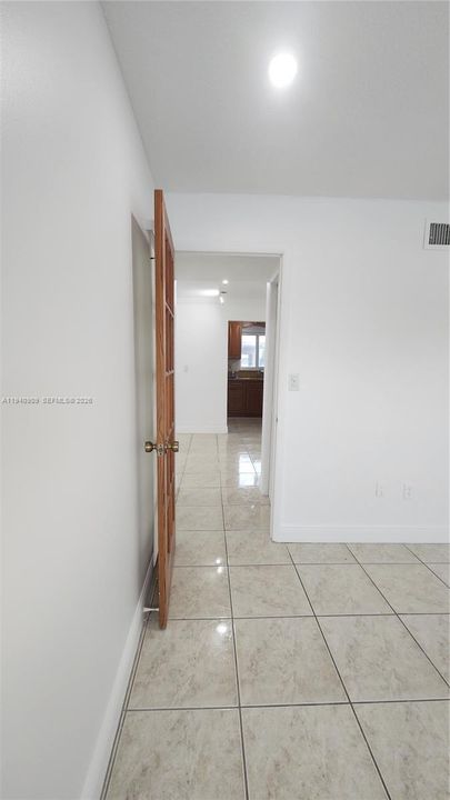 For Rent: $2,550 (2 beds, 2 baths, 929 Square Feet)