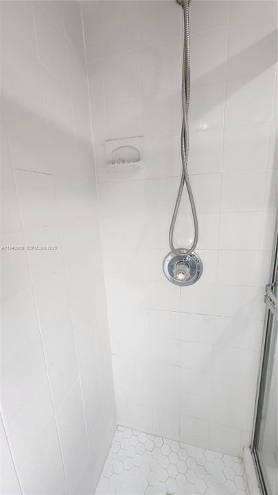 For Rent: $2,550 (2 beds, 2 baths, 929 Square Feet)