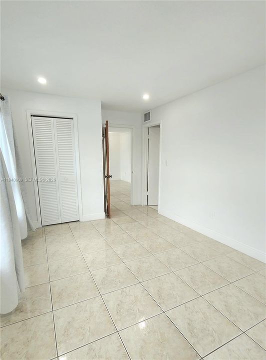 For Rent: $2,550 (2 beds, 2 baths, 929 Square Feet)