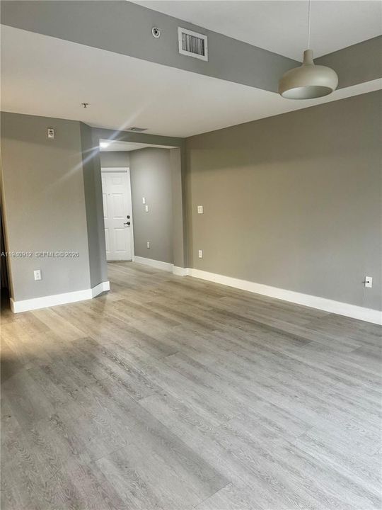 Active With Contract: $420,000 (3 beds, 2 baths, 1256 Square Feet)