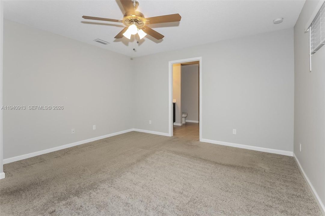 出租: $2,330 (3 贝兹, 2 浴室, 1590 平方英尺)