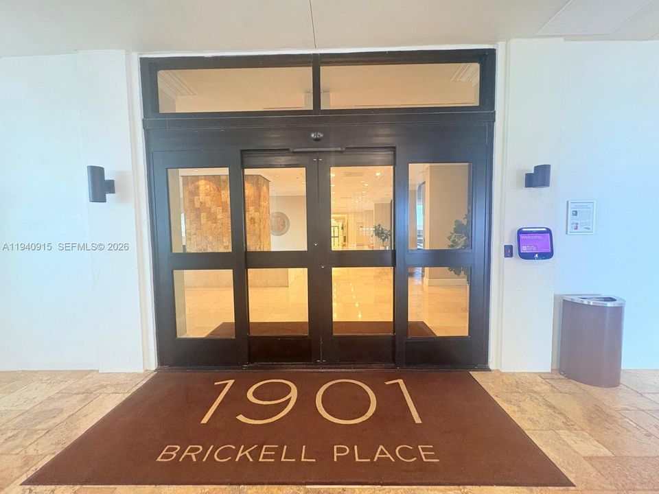 出租: $3,100 (1 贝兹, 1 浴室, 1064 平方英尺)