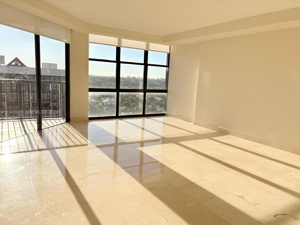 出租: $3,100 (1 贝兹, 1 浴室, 1064 平方英尺)