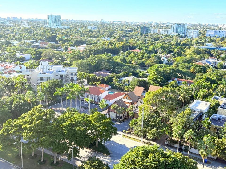 出租: $3,100 (1 贝兹, 1 浴室, 1064 平方英尺)