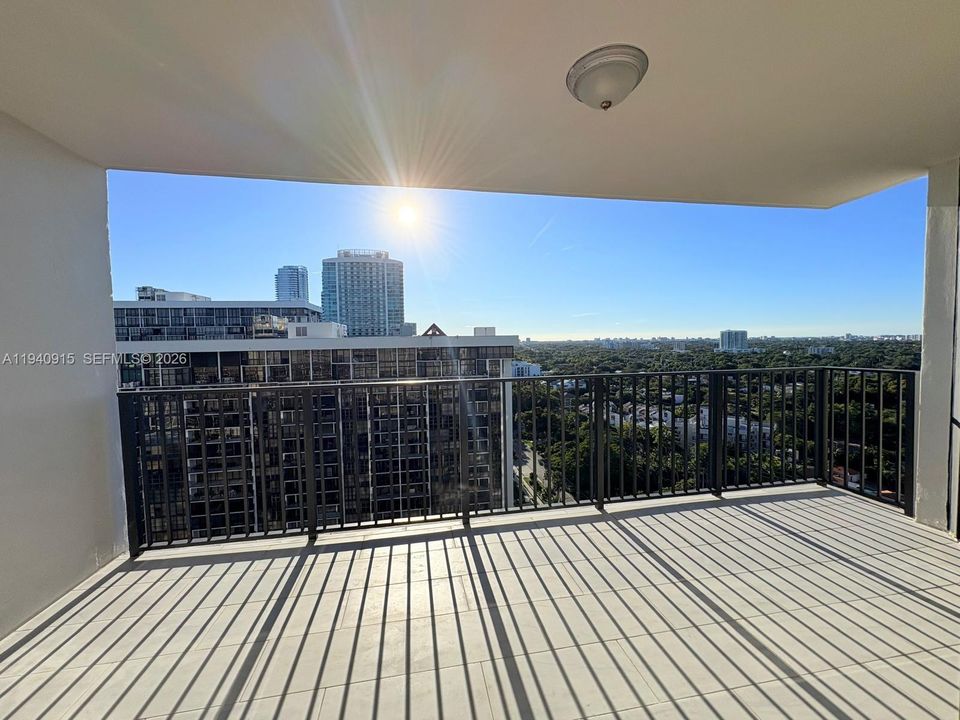 出租: $3,100 (1 贝兹, 1 浴室, 1064 平方英尺)