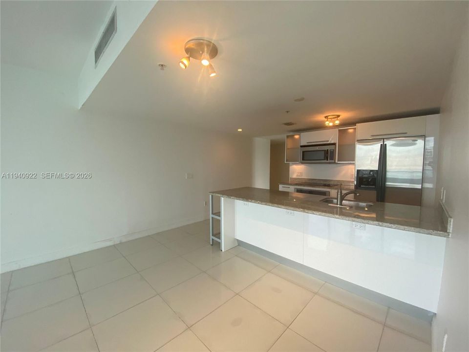 В аренду: $3,575 (2 спален, 2 ванн, 1350 Квадратных фут)