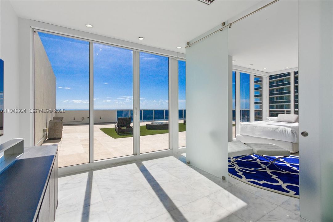 For Rent: $13,000 (3 beds, 4 baths, 2538 Square Feet)