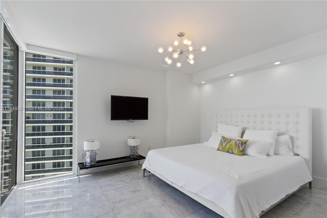 For Rent: $13,000 (3 beds, 4 baths, 2538 Square Feet)