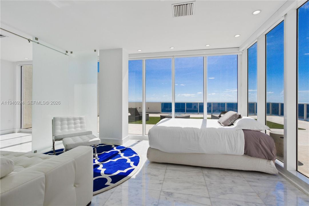 For Rent: $13,000 (3 beds, 4 baths, 2538 Square Feet)