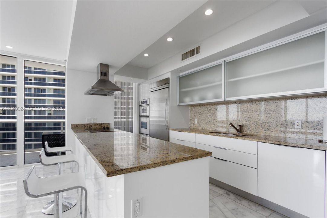 For Rent: $13,000 (3 beds, 4 baths, 2538 Square Feet)