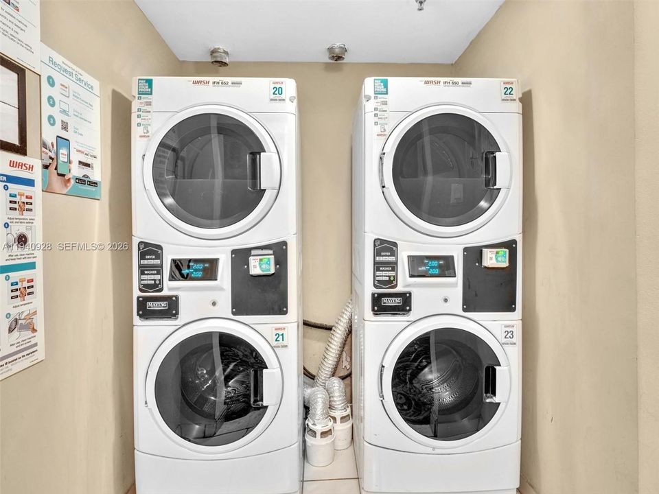 For Sale: $490,000 (1 beds, 1 baths, 510 Square Feet)