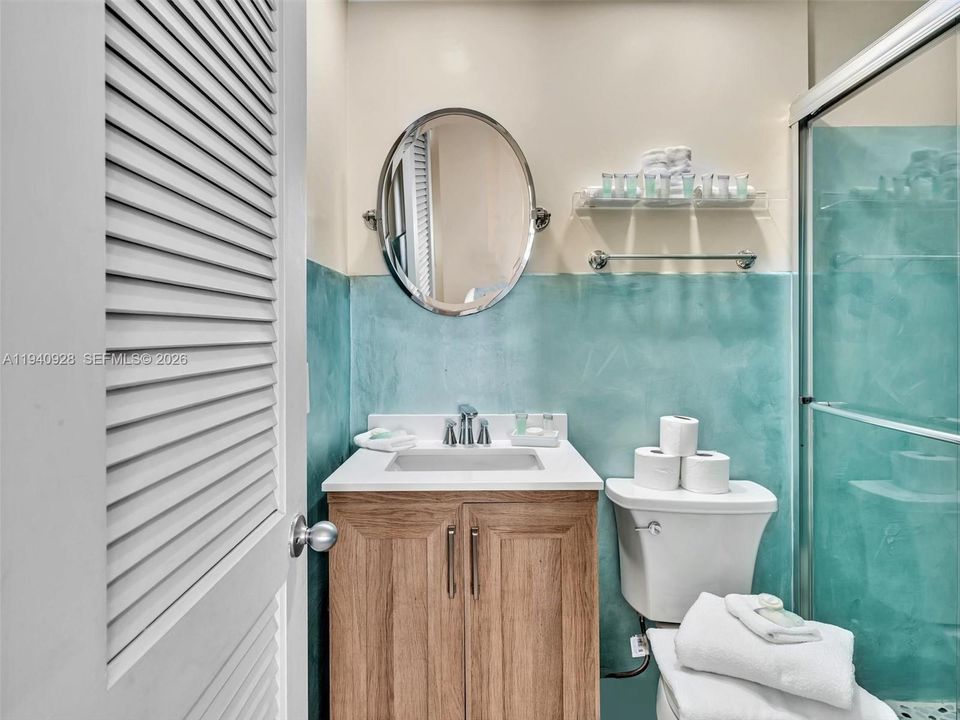 For Sale: $490,000 (1 beds, 1 baths, 510 Square Feet)